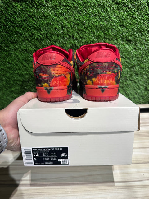 Nike SB Dunk Low The Wizard of Oz Poppy Field Sz 7.5