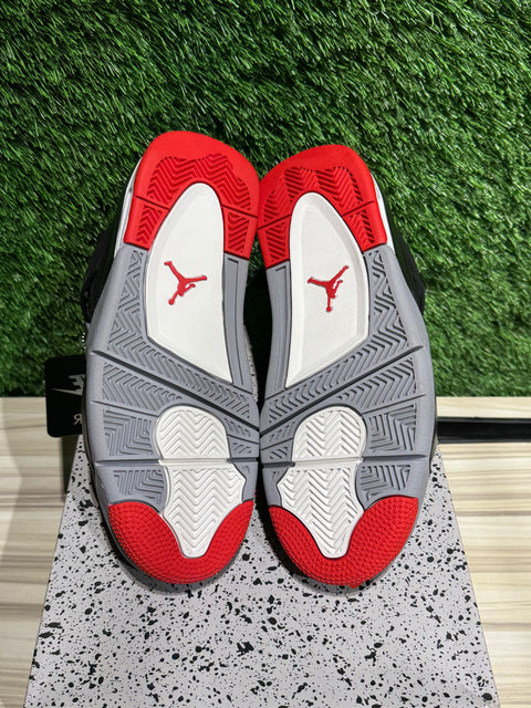 Jordan 4 Retro Bred Reimagined (GS) Sz 5.5Y