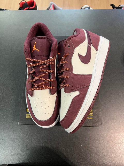 Jordan 1 Low Night Maroon (GS) Sz 5Y