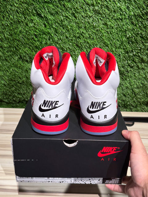 Jordan 5 Retro Fire Red Black Tongue (2025) Sz 8M