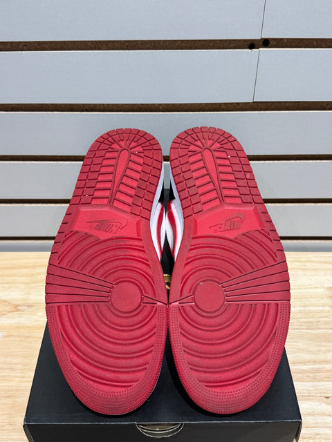 Jordan 1 Low Bulls Sz 11