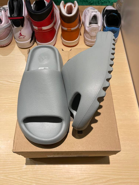 adidas Yeezy Slide Salt Sz 7