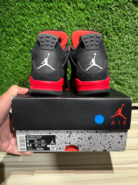 Jordan 4 Retro Red Thunder Sz 8M.,.