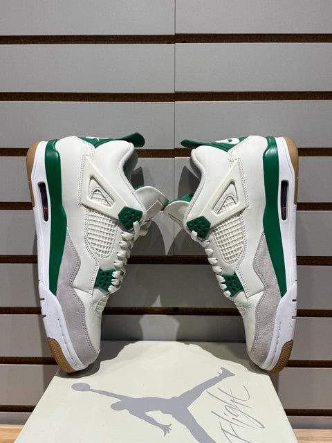 Jordan 4 Retro SB Pine Green Sz 10