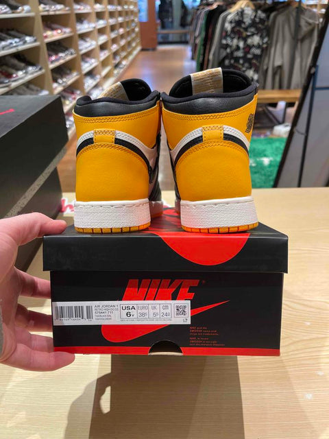 Jordan 1 Retro High OG Taxi (GS) Sz 6Y