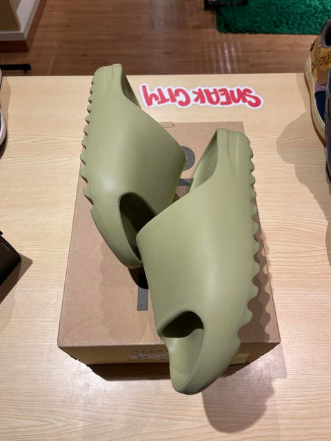 adidas Yeezy Slide Resin Sz 13