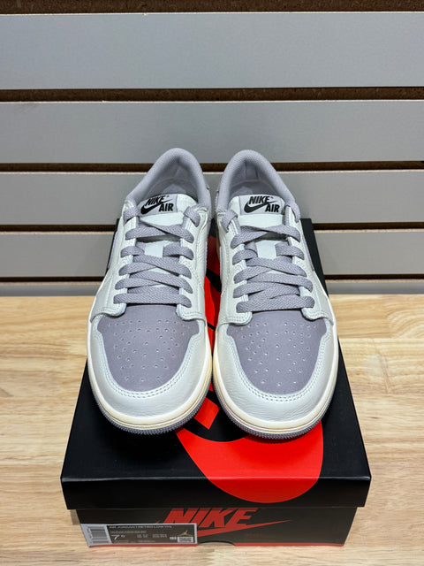Jordan 1 Retro Low OG Atmosphere Grey Sz 7.5
