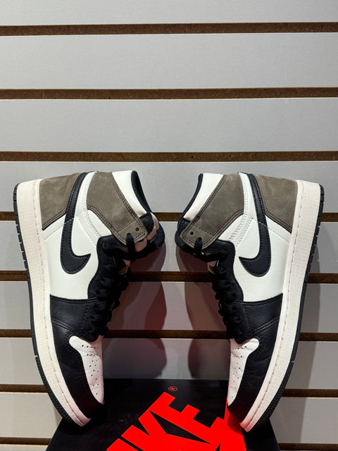 Jordan 1 Retro High Dark Mocha Sz 8.5M
