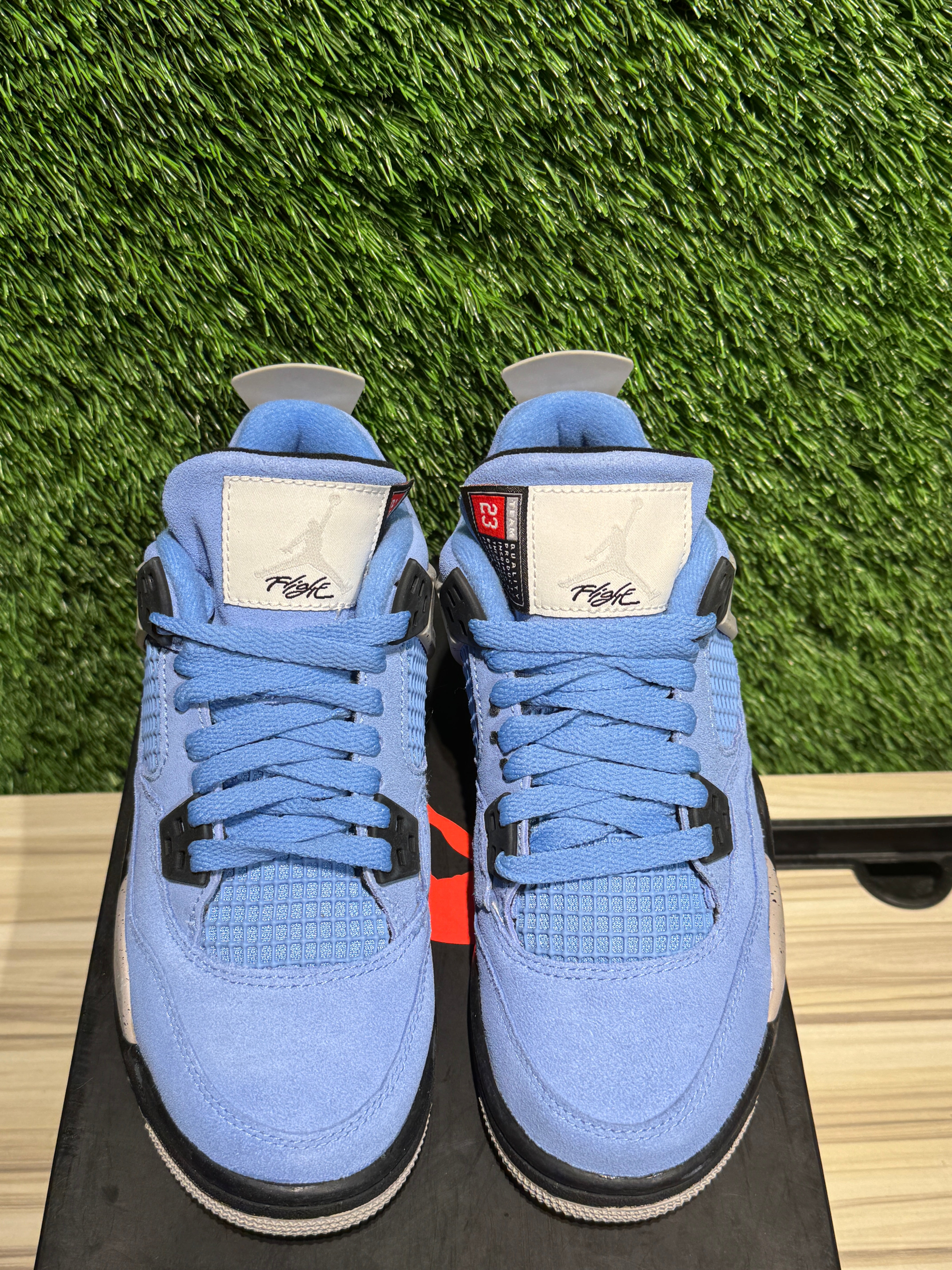 Jordan 4 Retro University Blue (GS) Sz 3.5Y – Sneak City