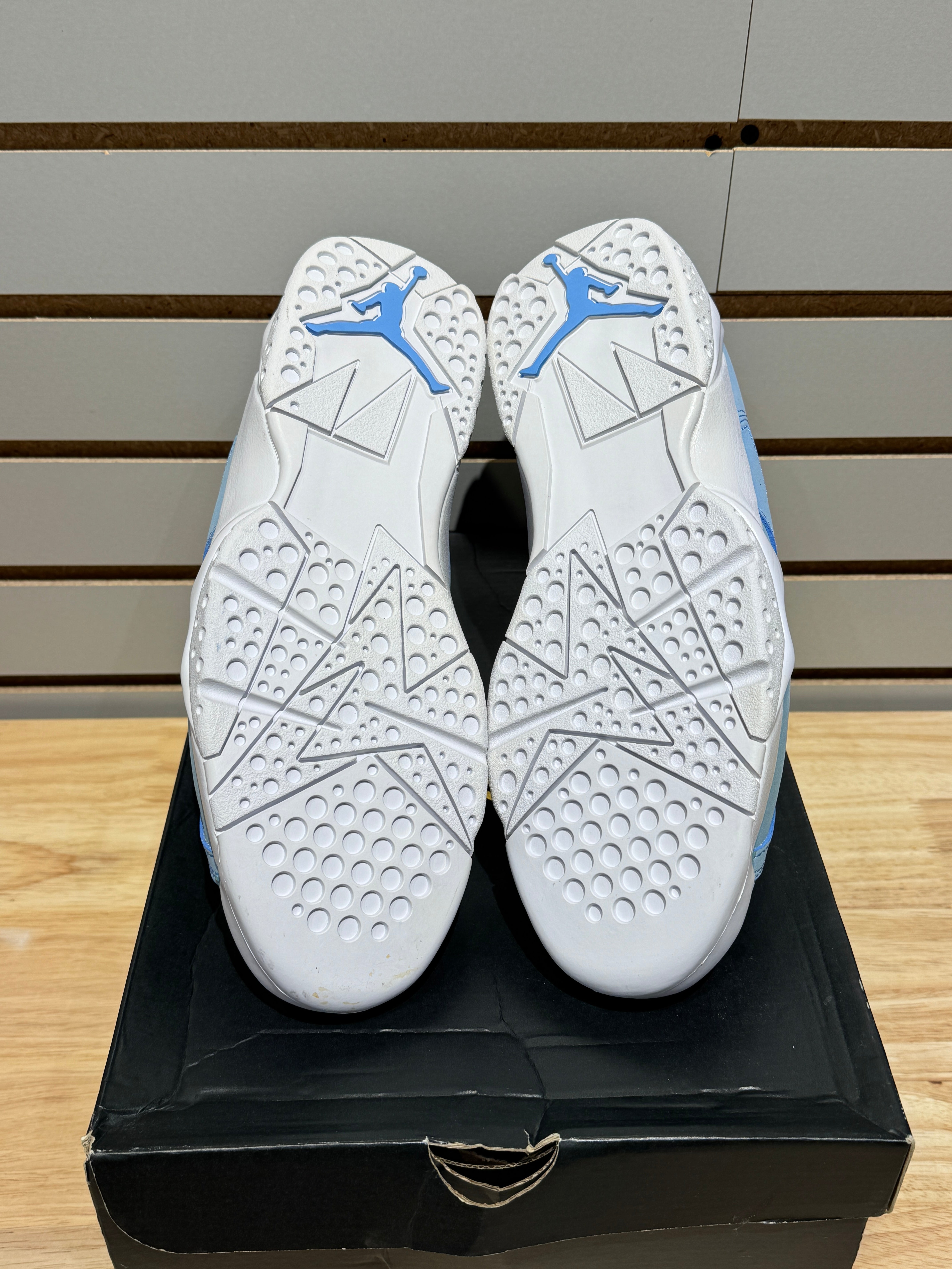 Jordan 7 Retro Pantone Sz 9.5M – Sneak City