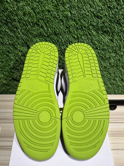 Jordan 1 Low Snakeskin Vivid Green (Women's) Sz 8.5M
