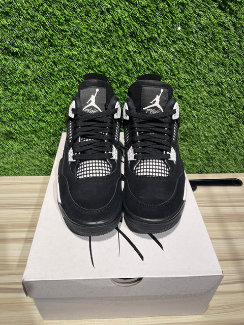 Jordan 4 Retro White Thunder Sz 9.5