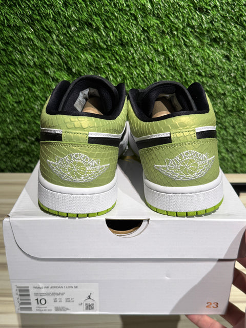 Jordan 1 Low Snakeskin Vivid Green (Women's) Sz 8.5M