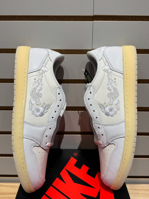 Jordan 1 Retro Low OG Rabbit Floral Swoosh Sz 13