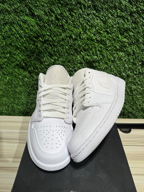 Jordan 1 Low Triple White Sz 8