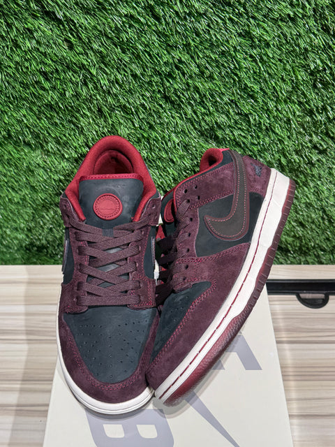 Nike SB Dunk Low Riot Skateshop Sz 8M