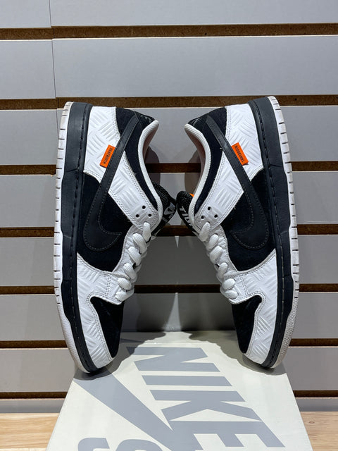 Nike SB Dunk Low TIGHTBOOTH Sz 9.5