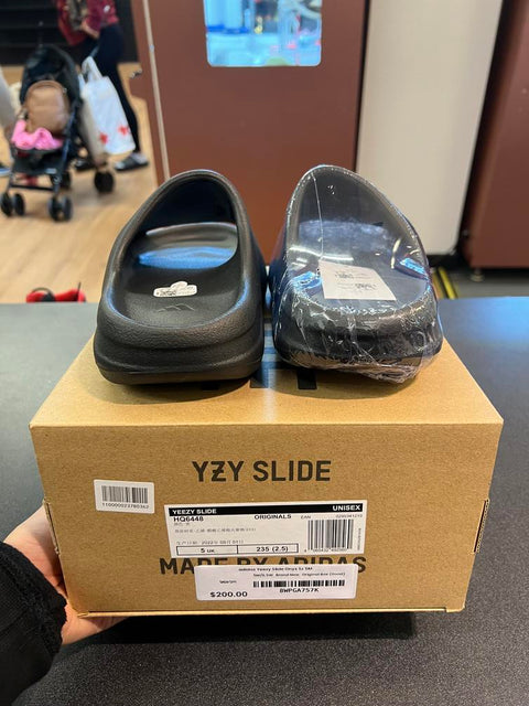 adidas Yeezy Slide Onyx Sz 5M