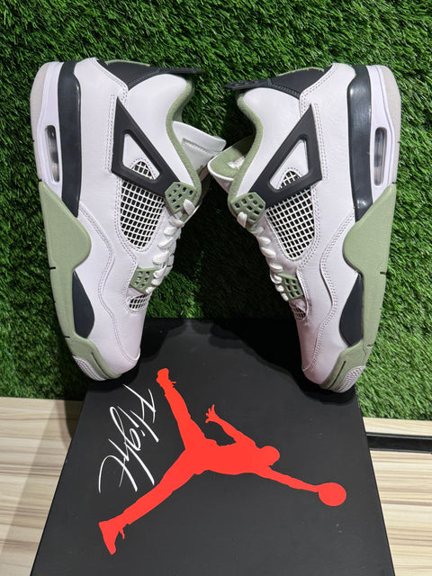 Jordan 4 Retro Seafoam (Women's) Sz 9.5M
