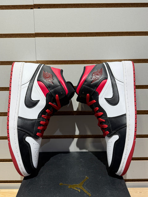 Jordan 1 Mid Gym Red Black Toe Sz 10