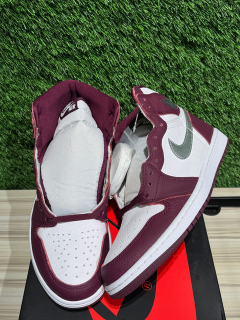 Jordan 1 Retro High OG Bordeaux Sz 11M