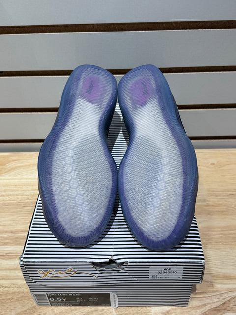 Nike Kobe 11 Eulogy (GS) Sz 6.5Y