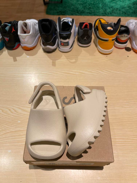 adidas Yeezy Slide Bone (2022) (Infants) Sz 5K