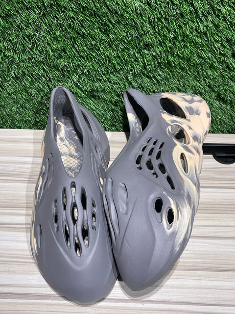 adidas Yeezy Foam RNNR MXT Moon Gray Sz 13