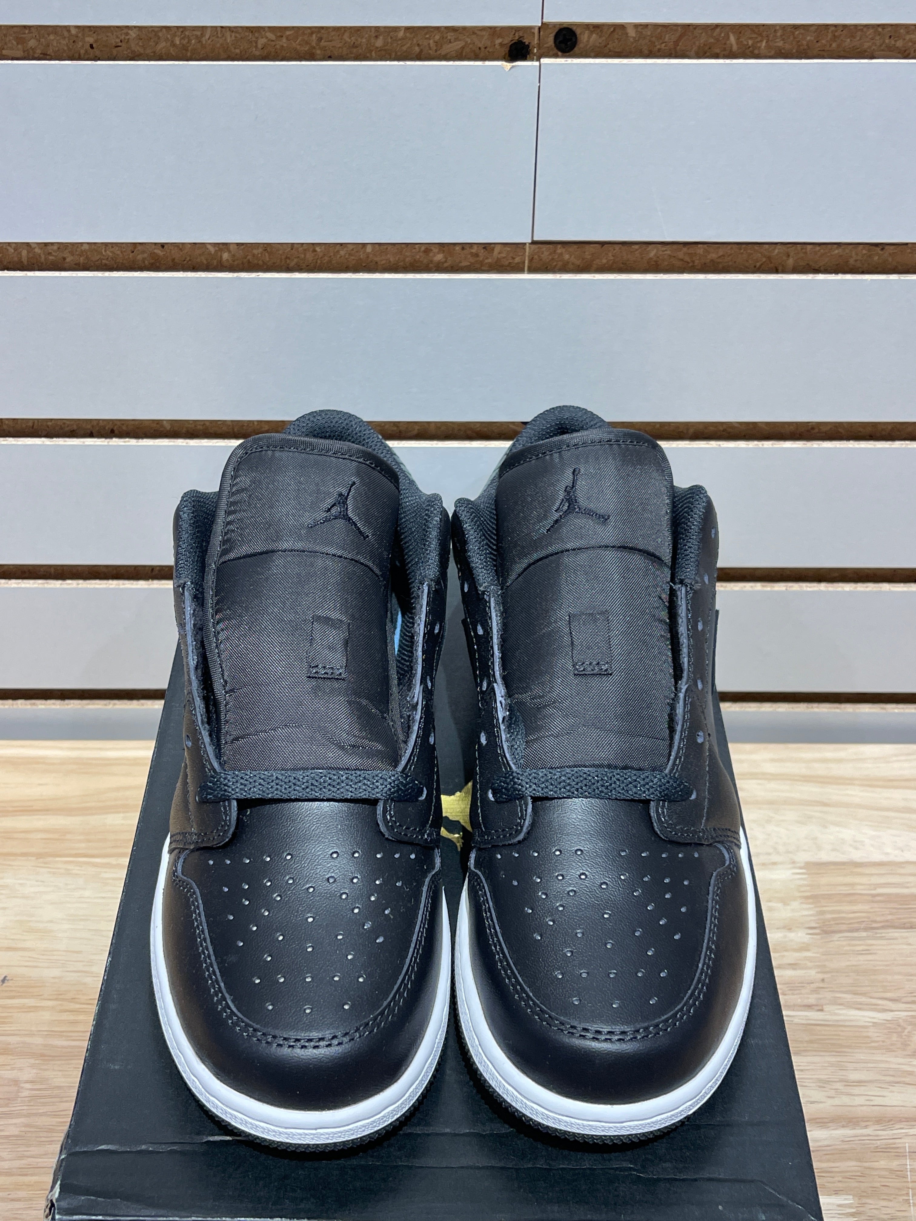 Jordan 1 Low SE Black Elephant (GS) Sz 6.5Y – Sneak City