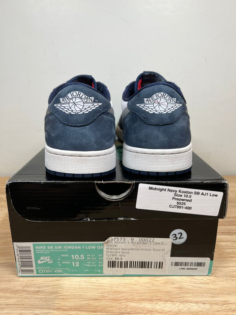 Jordan 1 Low SB Midnight Navy