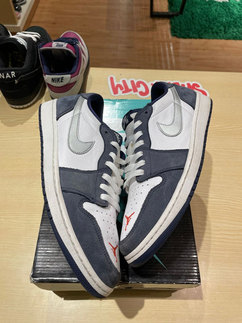 Jordan 1 Low SB Midnight Navy