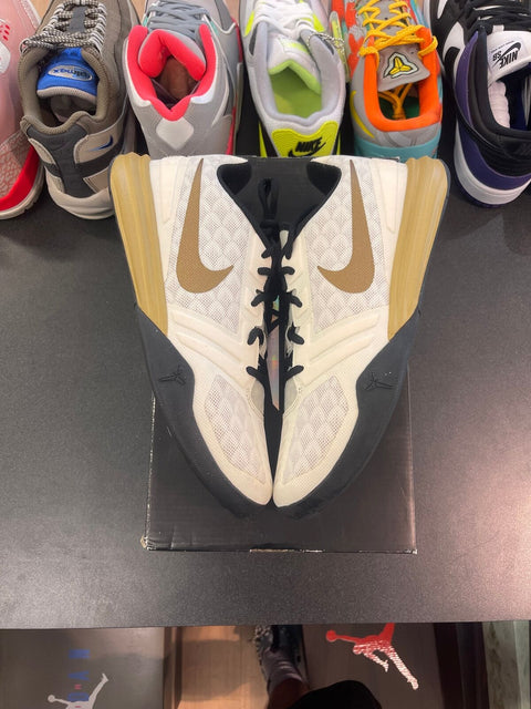 Nike KB Mentality White Metallic Gold Black