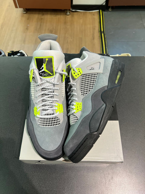 Jordan 4 Retro SE 95 Neon