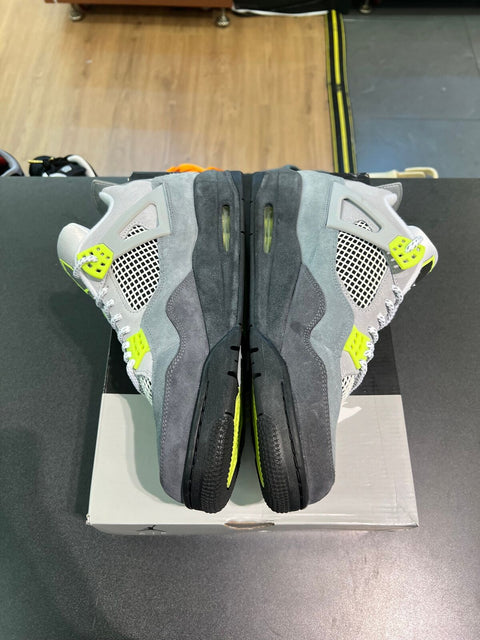 Jordan 4 Retro SE 95 Neon