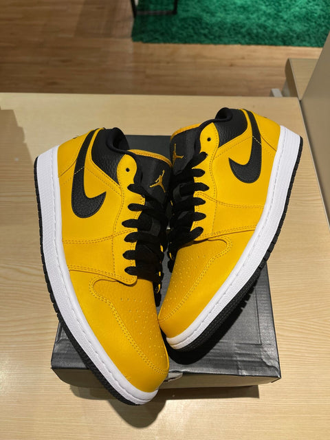 Jordan 1 Low University Gold