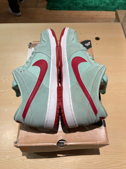 Nike SB Dunk Low Medium Mint Gym Red