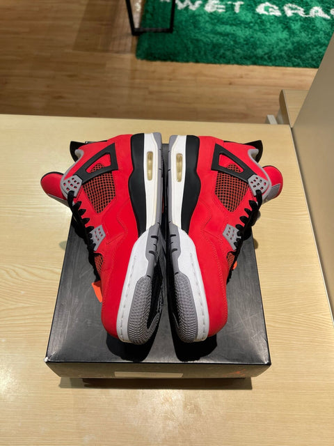 Jordan 4 Retro Toro Bravo