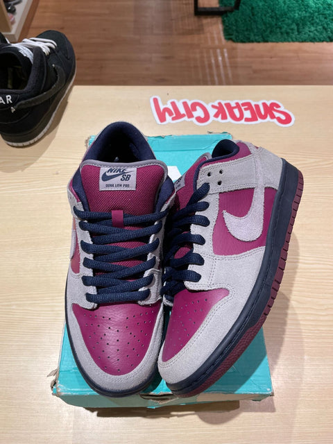 Nike SB Dunk Low Atmosphere Grey True Berry