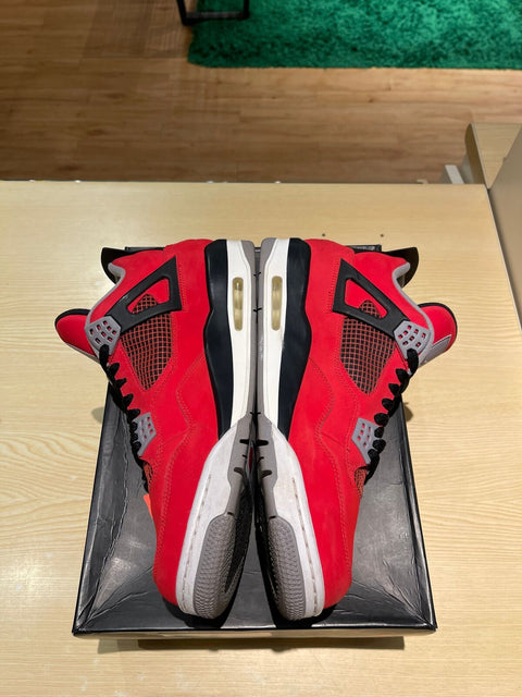 Jordan 4 Retro Toro Bravo