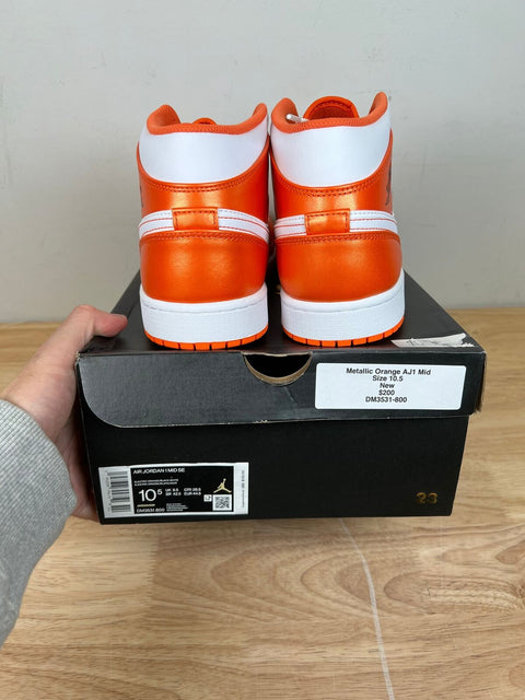 Jordan 1 Mid Metallic Orange