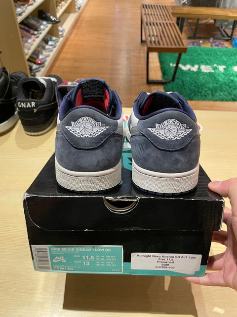 Jordan 1 Low SB Midnight Navy