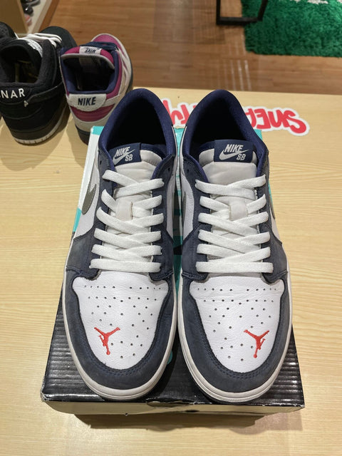 Jordan 1 Low SB Midnight Navy