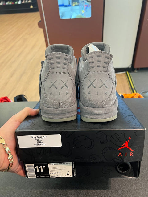 Jordan 4 Retro Kaws