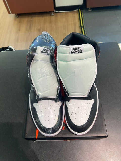 Jordan 1 Retro High Satin Black Toe (W)