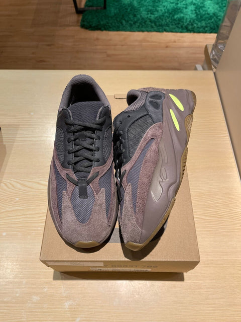 adidas Yeezy Boost 700 V2 Mauve